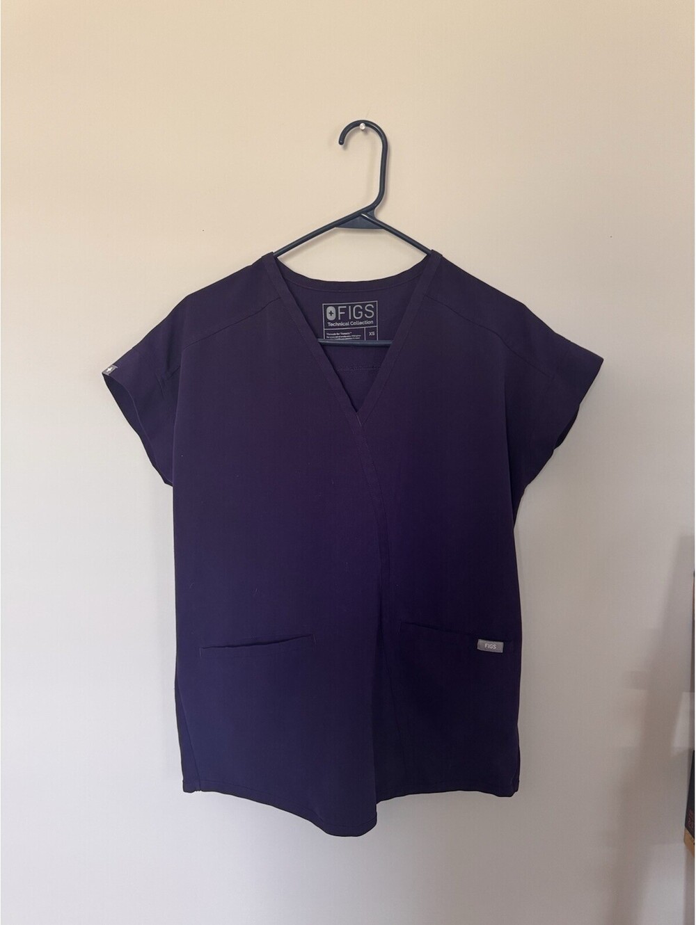 FIGS Technical Collection Women's Purple V-Neck Scrub Top Size XS